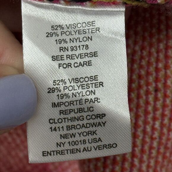 Tahari Pixel Floral Short Sleeve Sweater Blouse Size 1X Teacher Office Chic Art - Picture 8 of 11